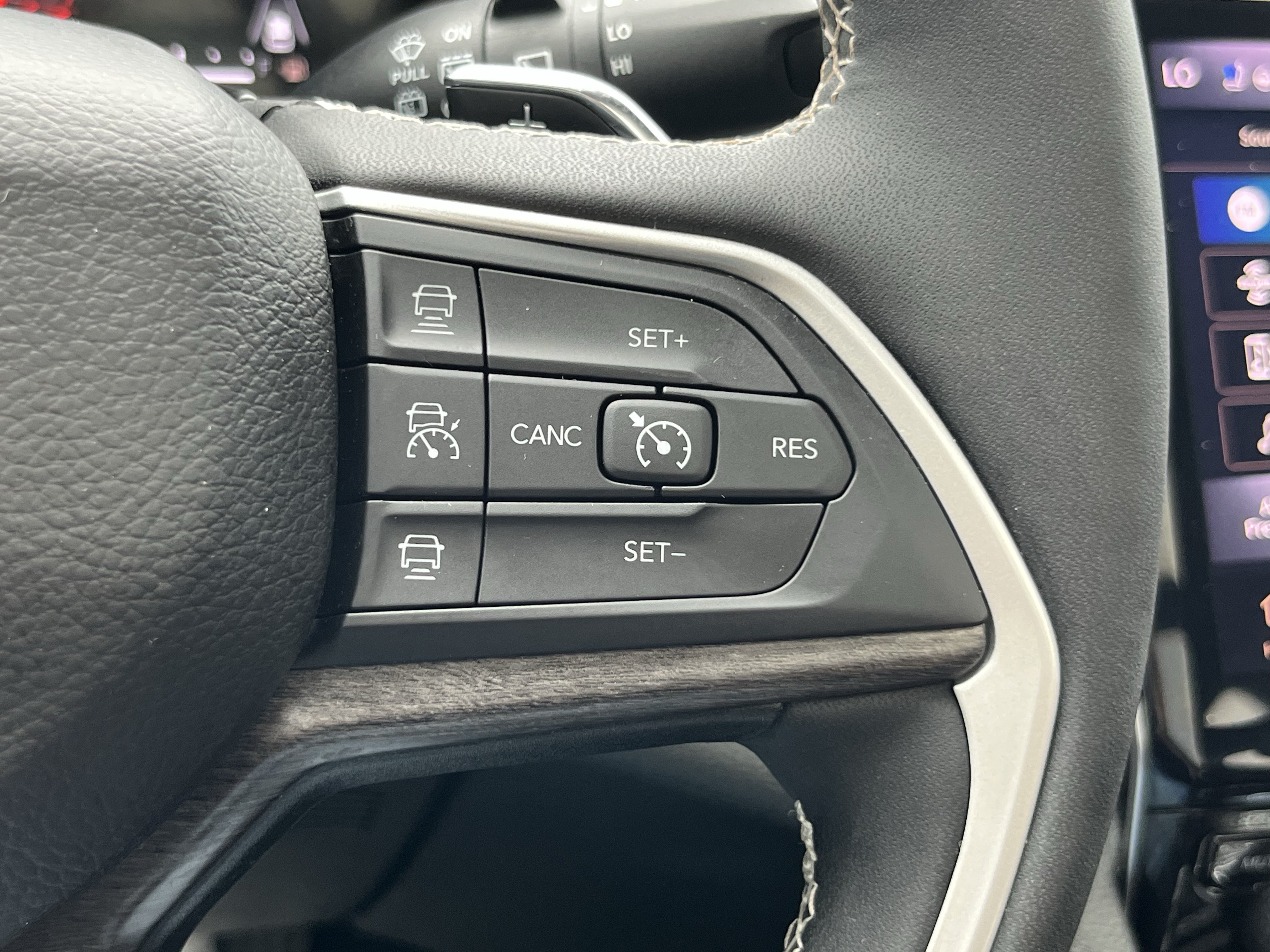 Used 2023 Jeep Grand Cherokee 4WD 4xe w/ Luxury Tech Group II image 29