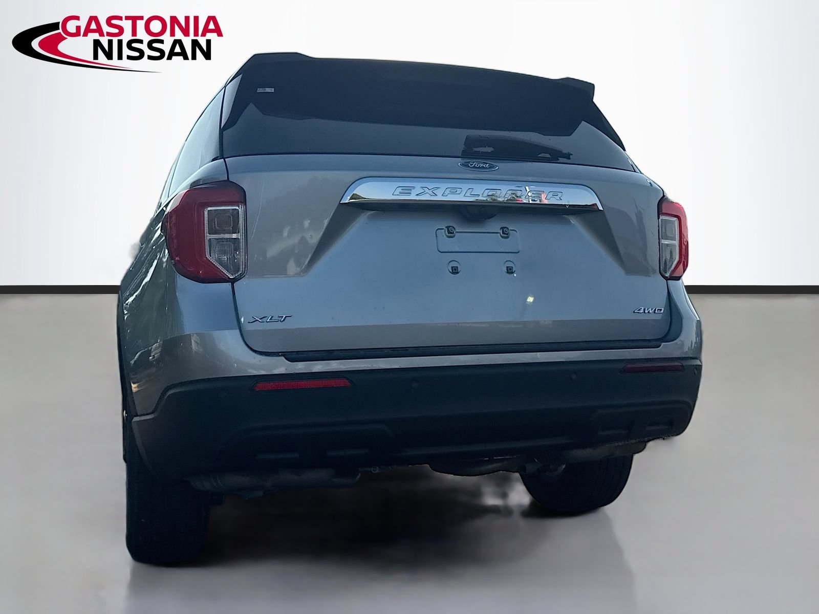 Used 2023 Ford Explorer XLT AWD/4WD image 7