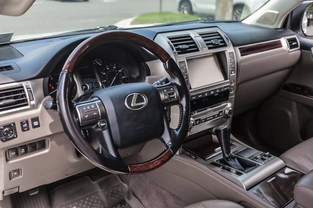 Used 2018 Lexus GX 460 Premium AWD/4WD image 23