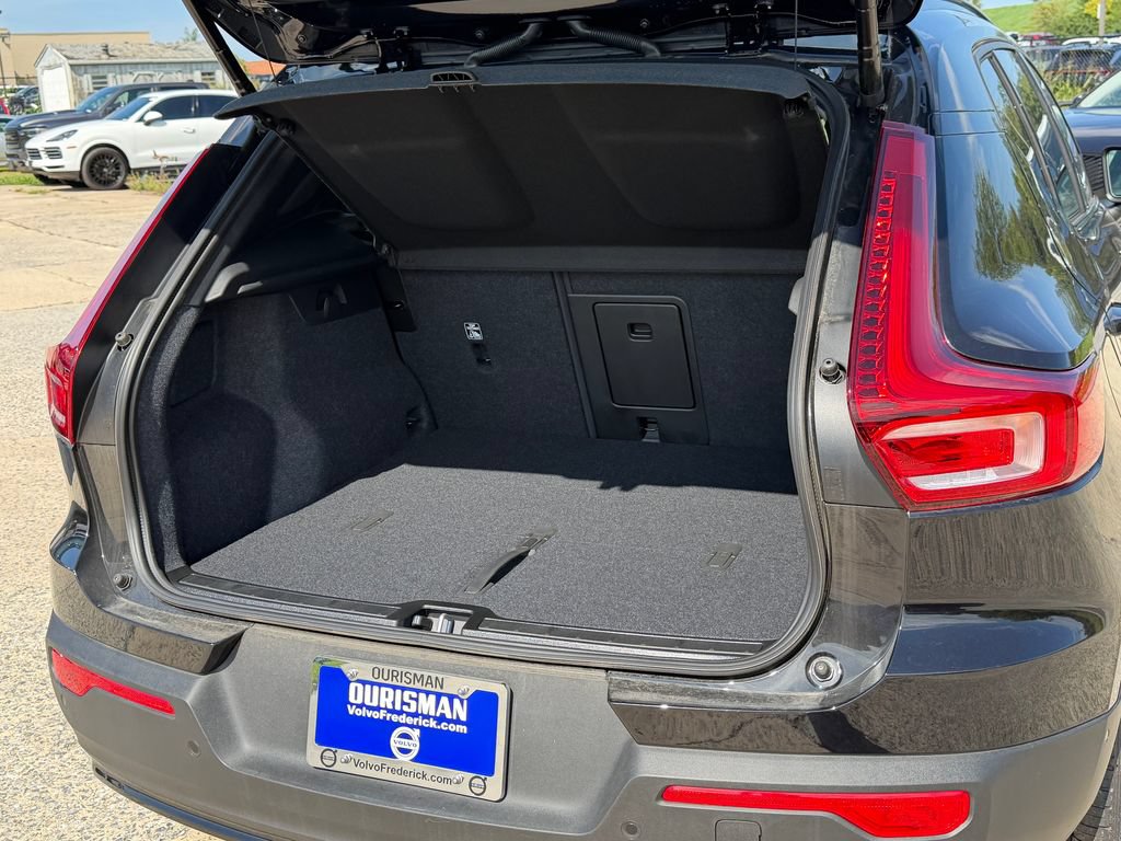 New 2026 Volvo XC40 B5 Plus w/ Climate Package AWD/4WD image 13