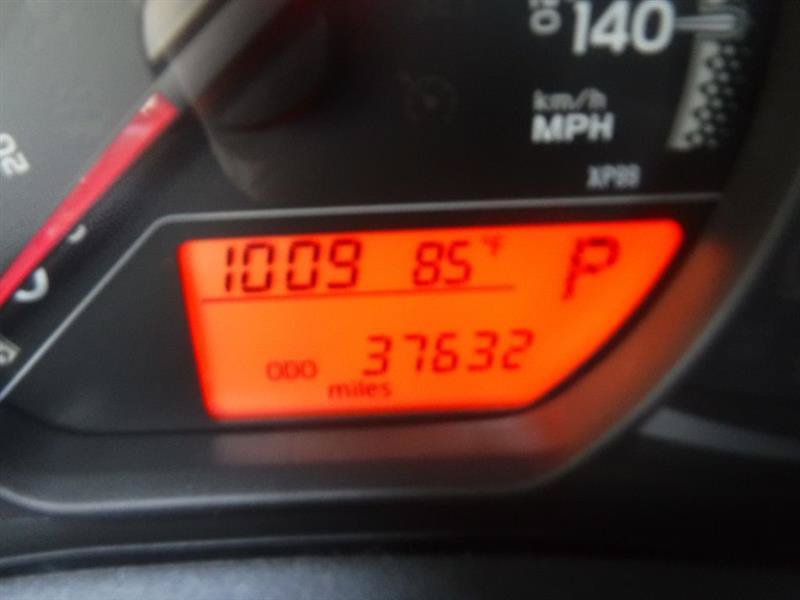 Used 2015 Toyota Yaris L FWD image 22