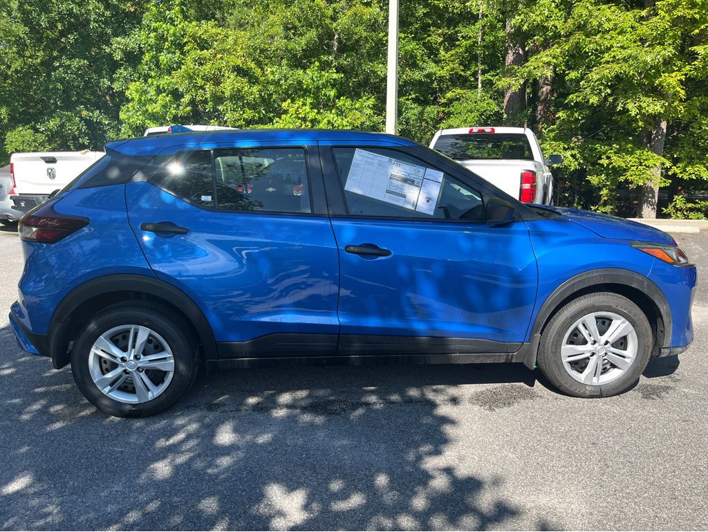 New 2025 Nissan Kicks Play S image 3
