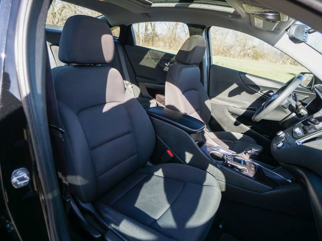 Used 2021 Chevrolet Malibu LT image 26