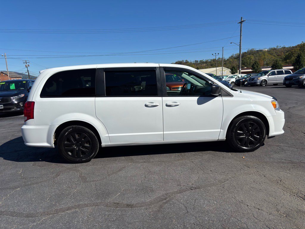 Used 2018 Dodge Grand Caravan SE image 8
