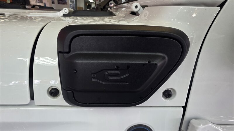 Used 2024 Jeep Wrangler Unlimited Rubicon 4xe AWD/4WD image 38