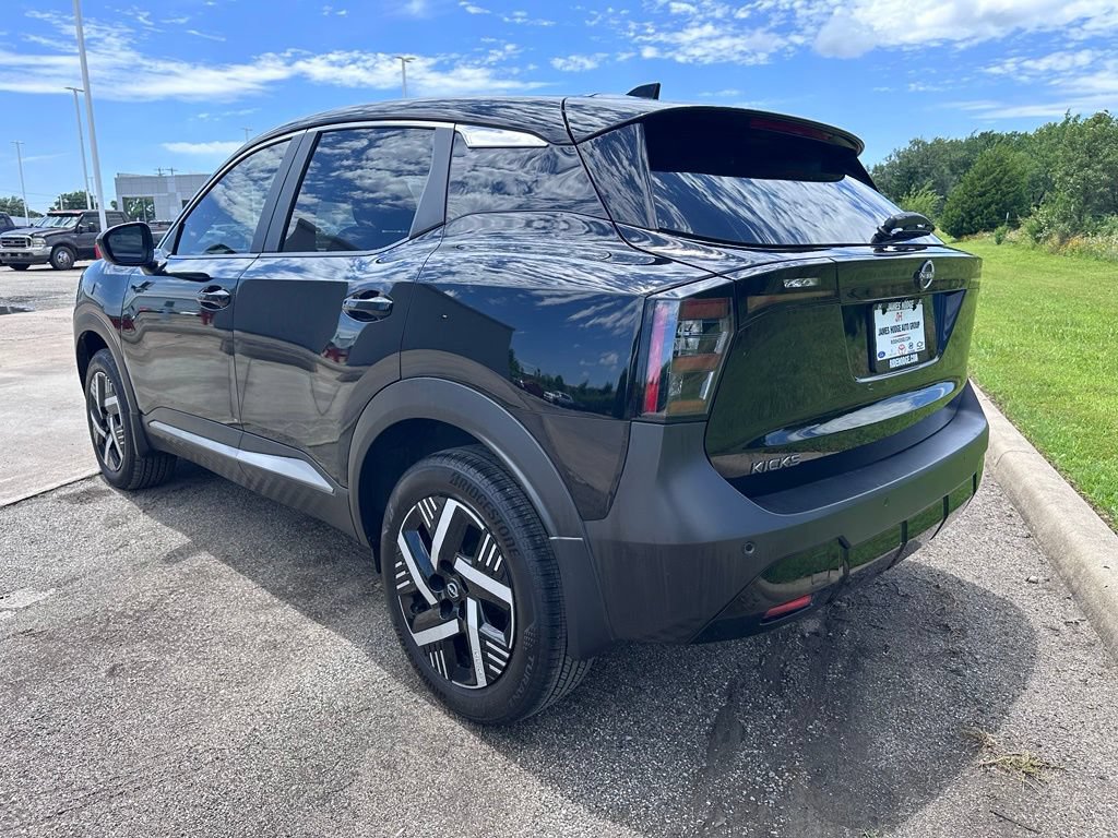 Used 2025 Nissan Kicks SV FWD image 8