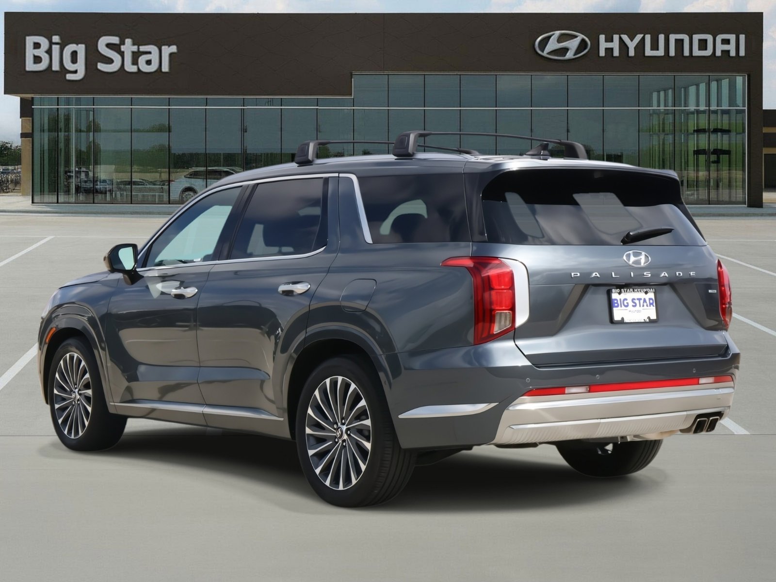 Used 2024 Hyundai Palisade Calligraphy AWD/4WD image 3