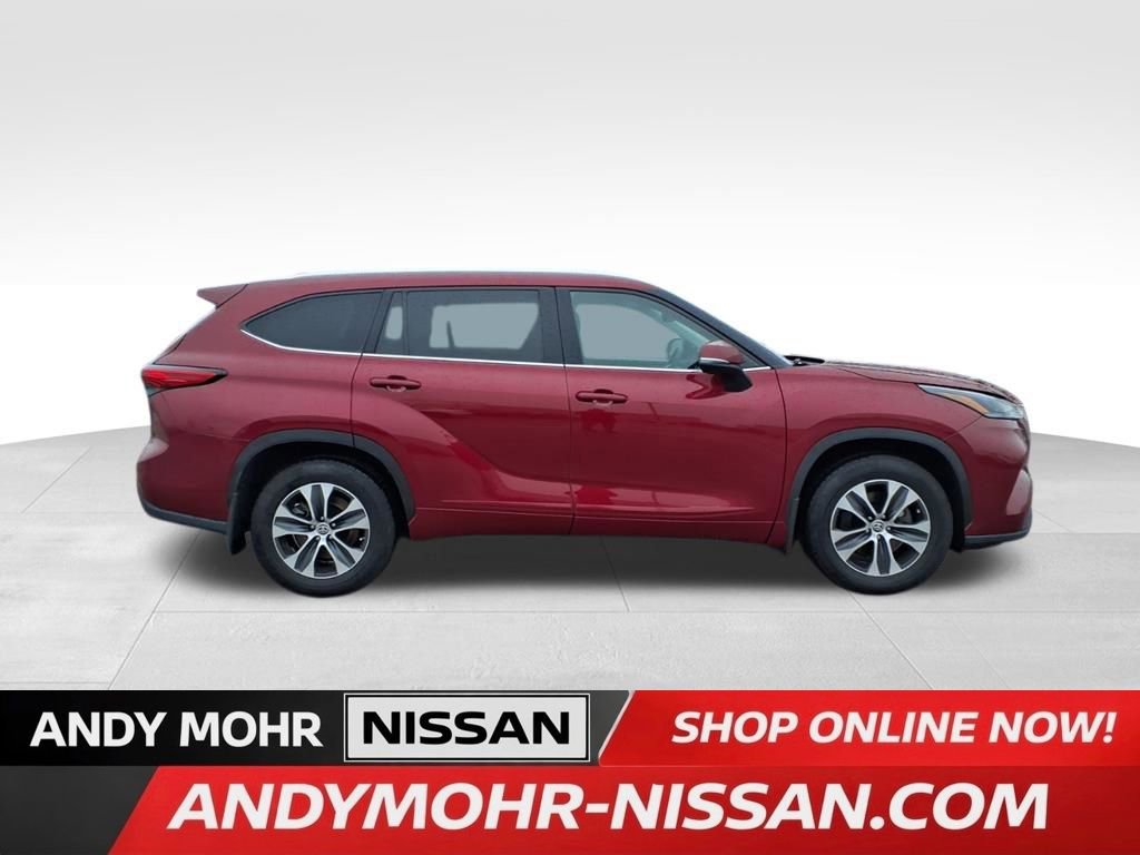 Used 2021 Toyota Highlander XLE image 9