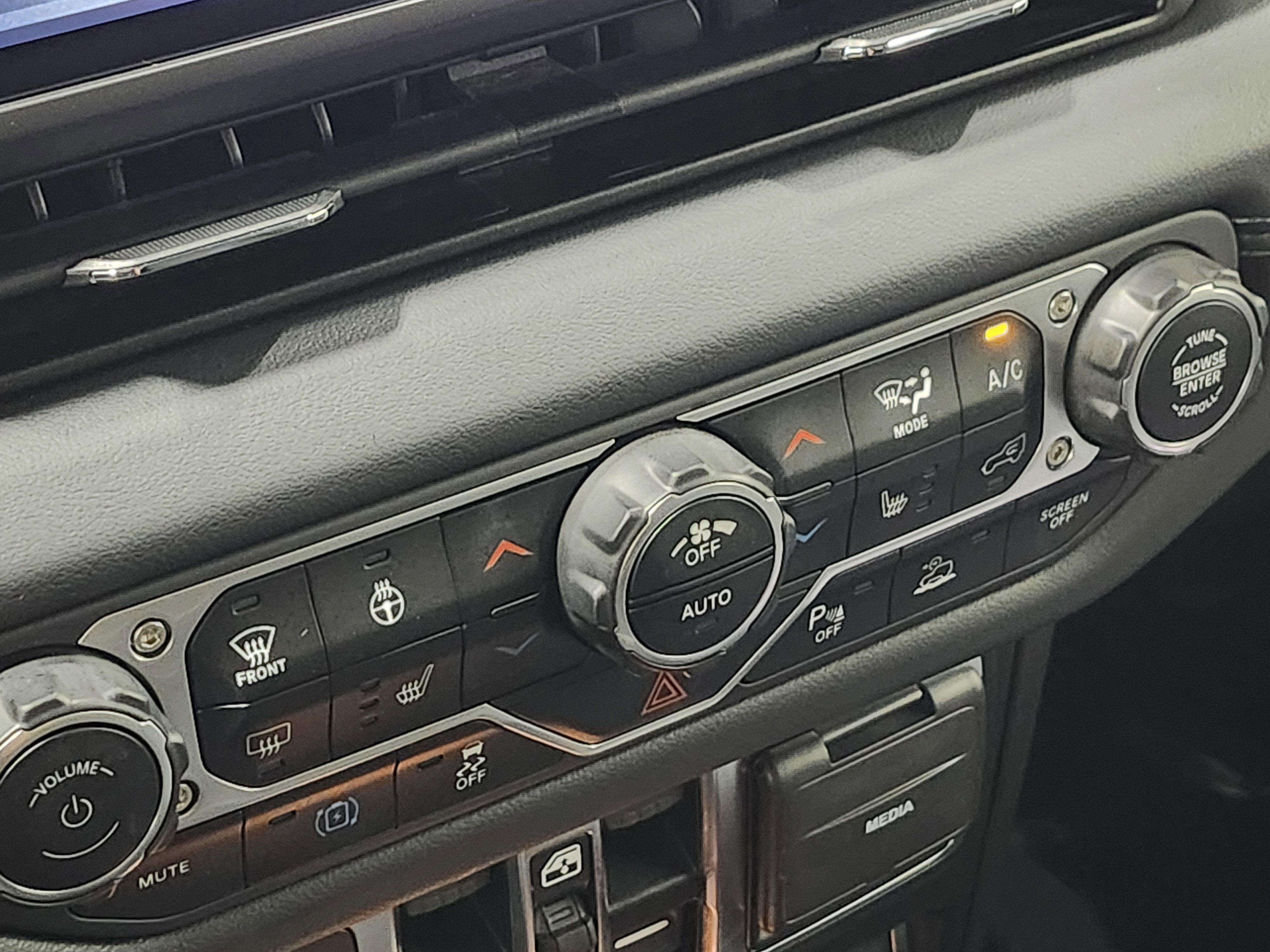 Used 2024 Jeep Wrangler Unlimited Rubicon 4xe w/ Safety Group image 27