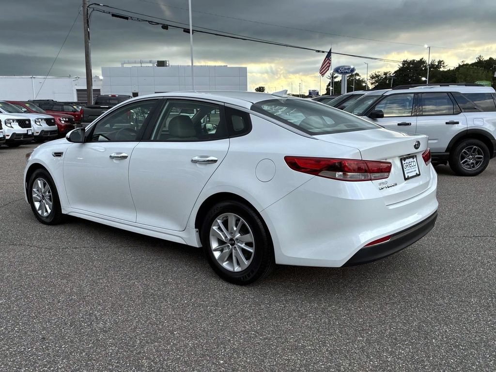 Used 2017 Kia Optima LX FWD image 5