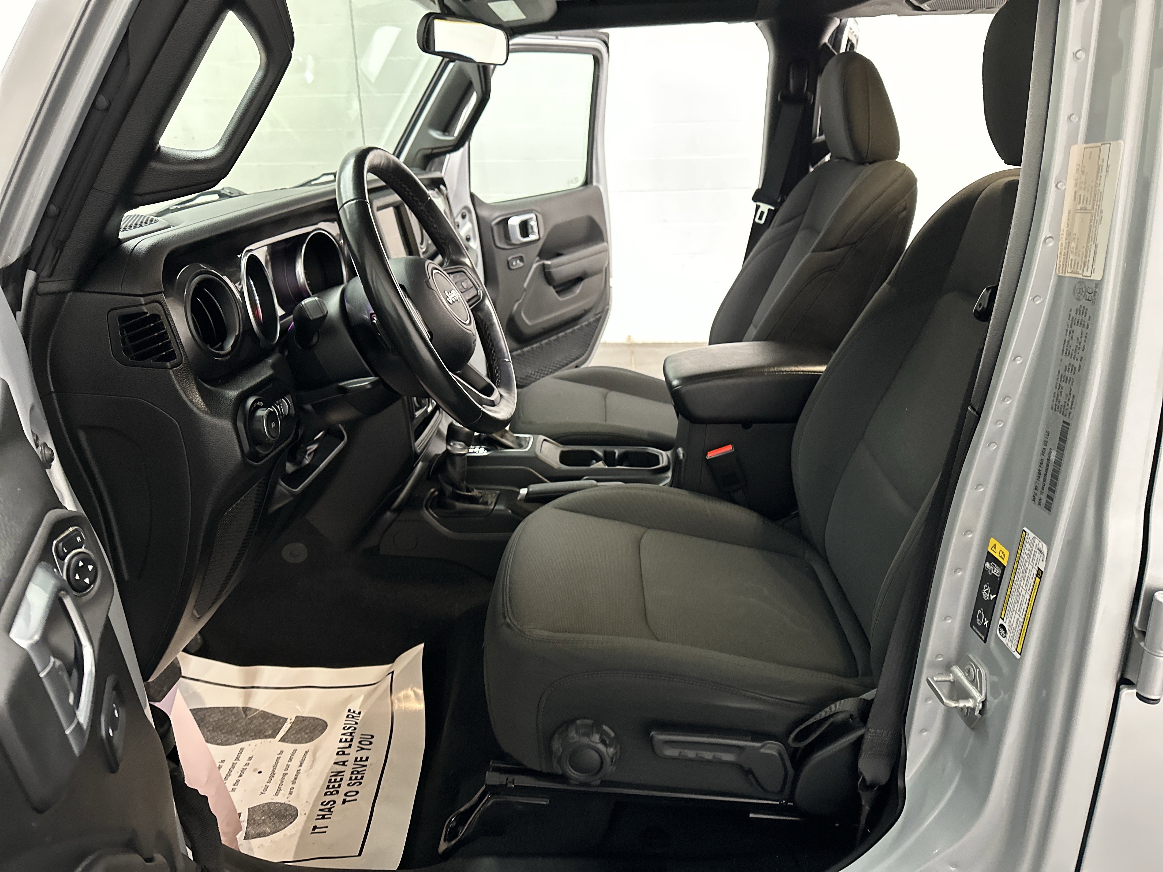 Used 2022 Jeep Wrangler Unlimited Sport image 17