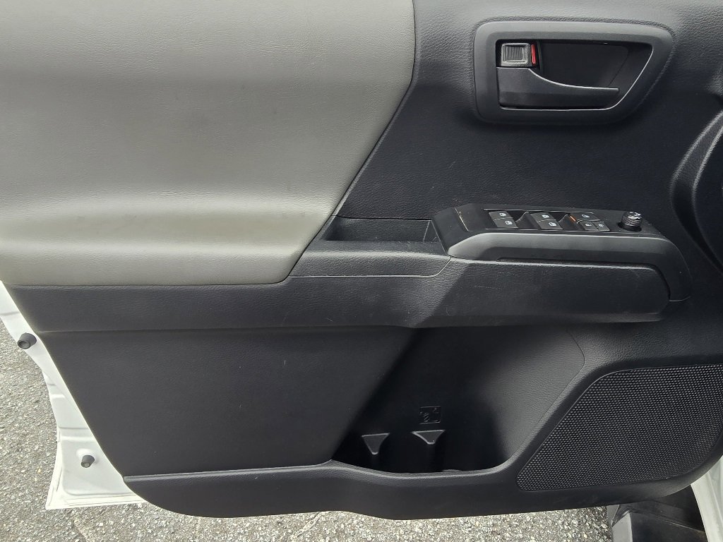 Used 2019 Toyota Tacoma SR w/ SR Convenience Package image 9