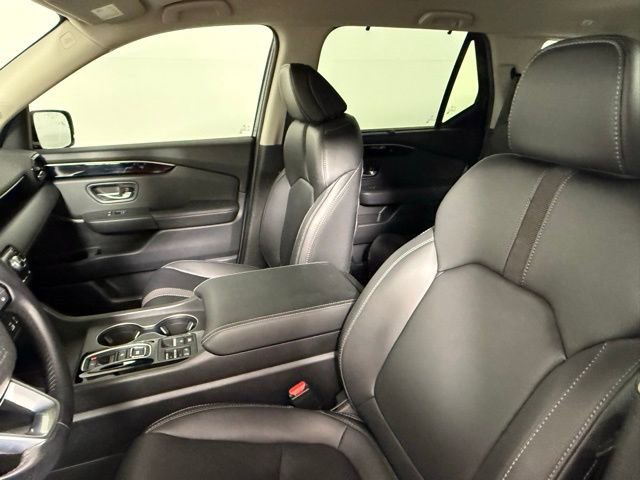 Used 2025 Honda Pilot EX-L image 28