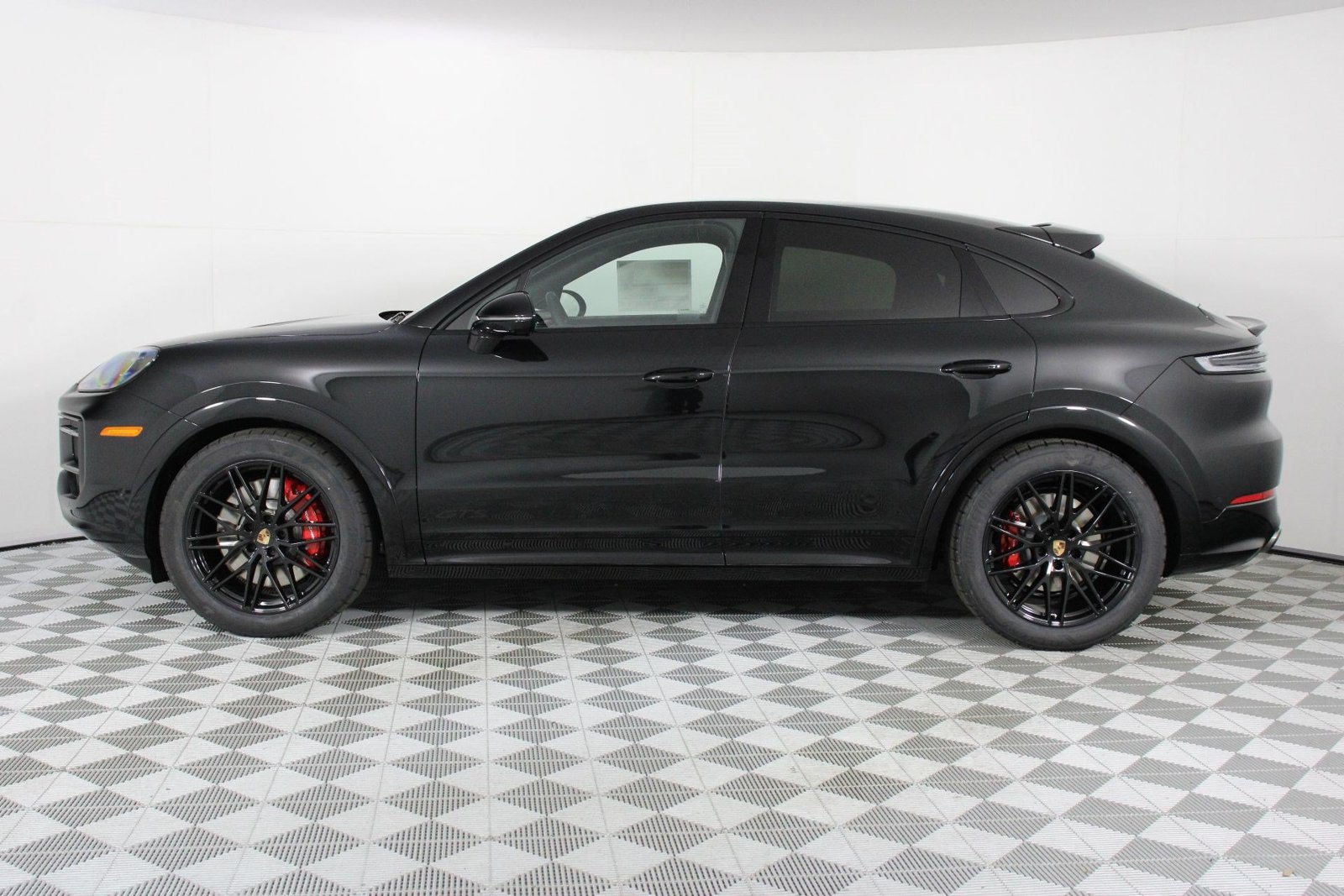 New 2026 Porsche Cayenne GTS AWD/4WD image 2