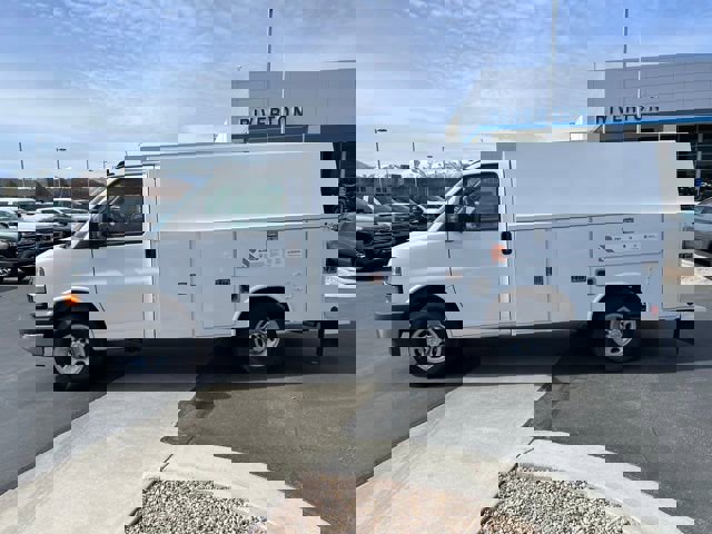 New 2025 Chevrolet Express 3500 w/ Power Convenience Package image 17