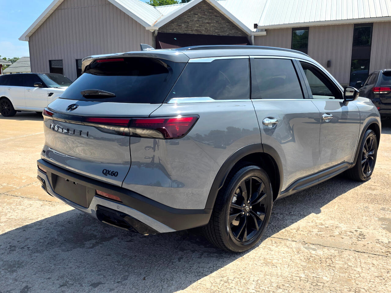 Used 2025 INFINITI QX60 Luxe w/ Black Edition image 24