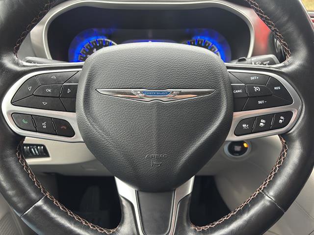 Used 2020 Chrysler Pacifica Touring-L Plus w/ Advanced Safetytec Group FWD image 24
