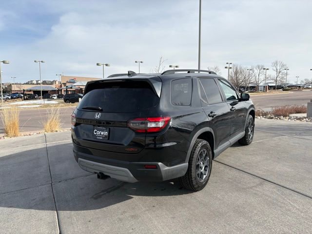 Used 2025 Honda Pilot TrailSport image 8