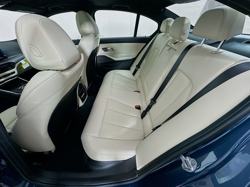New 2026 BMW 330i xDrive Sedan w/ Premium Package image 32