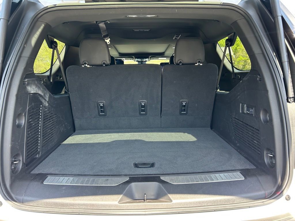 Used 2025 GMC Yukon XL AT4 Ultimate w/ LPO, AT4 Appearance Package AWD/4WD image 48