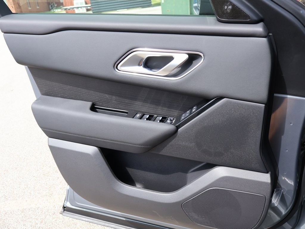 New 2026 Land Rover Range Rover Velar Dynamic SE image 37