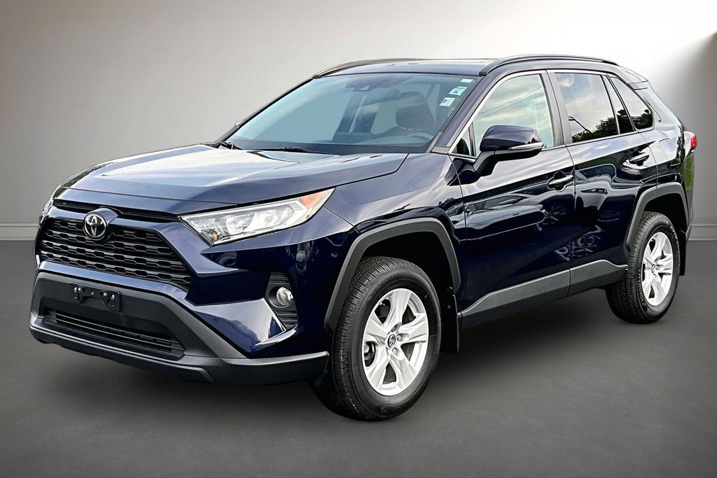 Used 2019 Toyota RAV4 XLE AWD/4WD image 3