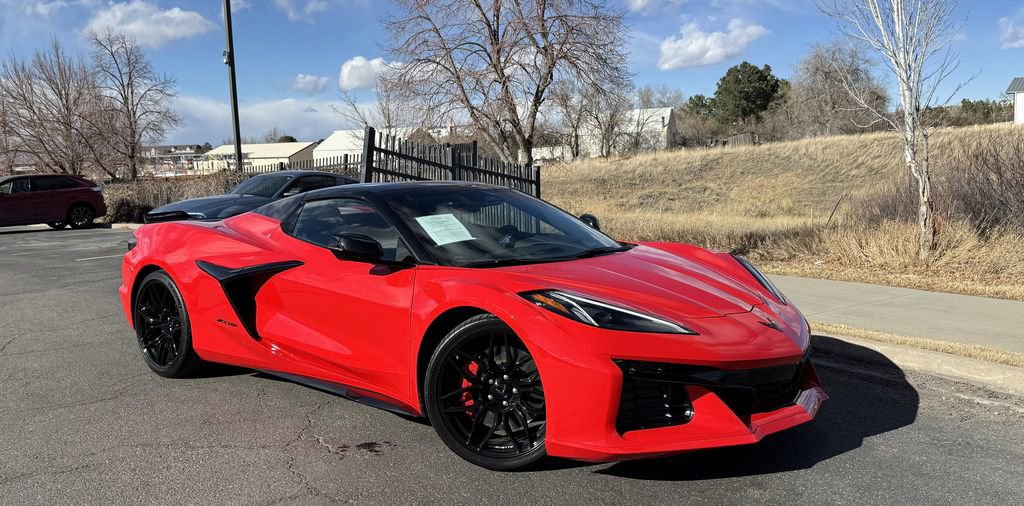 Used 2025 Chevrolet Corvette Z06 image 2