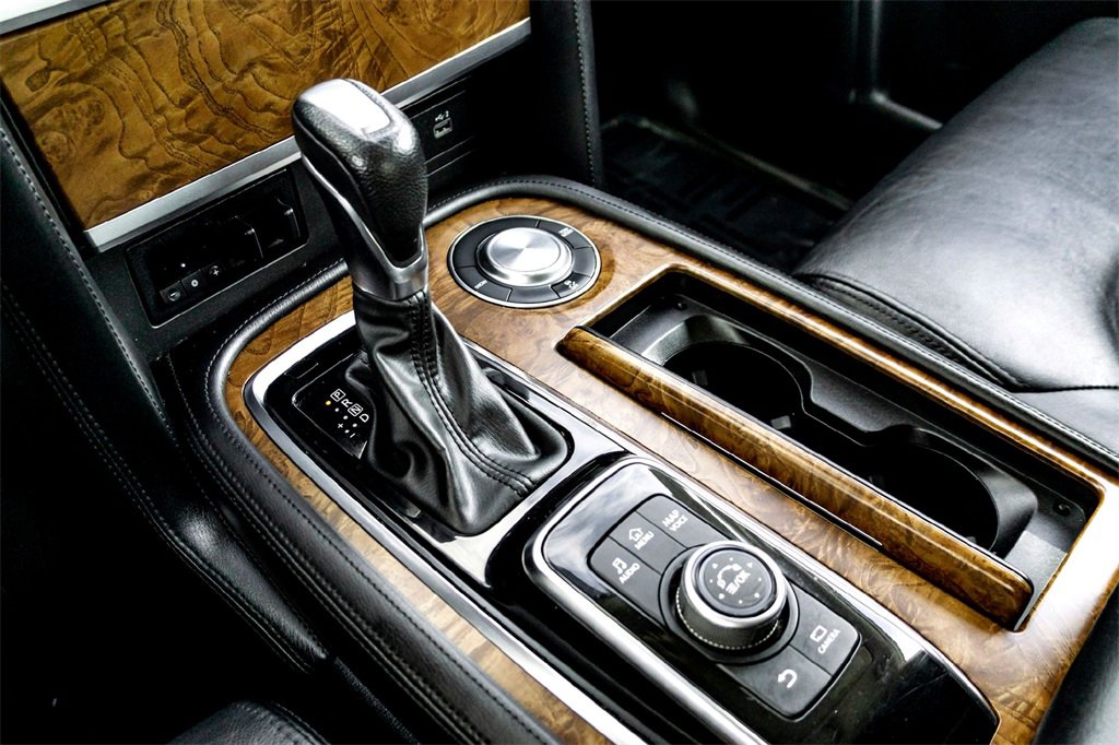 Used 2023 Nissan Armada SL w/ Captain's Chairs Package image 25