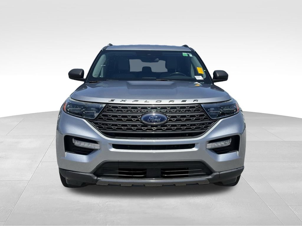 Used 2021 Ford Explorer XLT w/ Equipment Group 202A RWD image 24