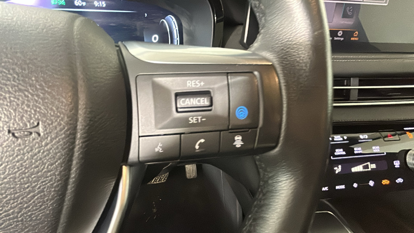 Used 2024 INFINITI QX60 Luxe AWD/4WD image 19
