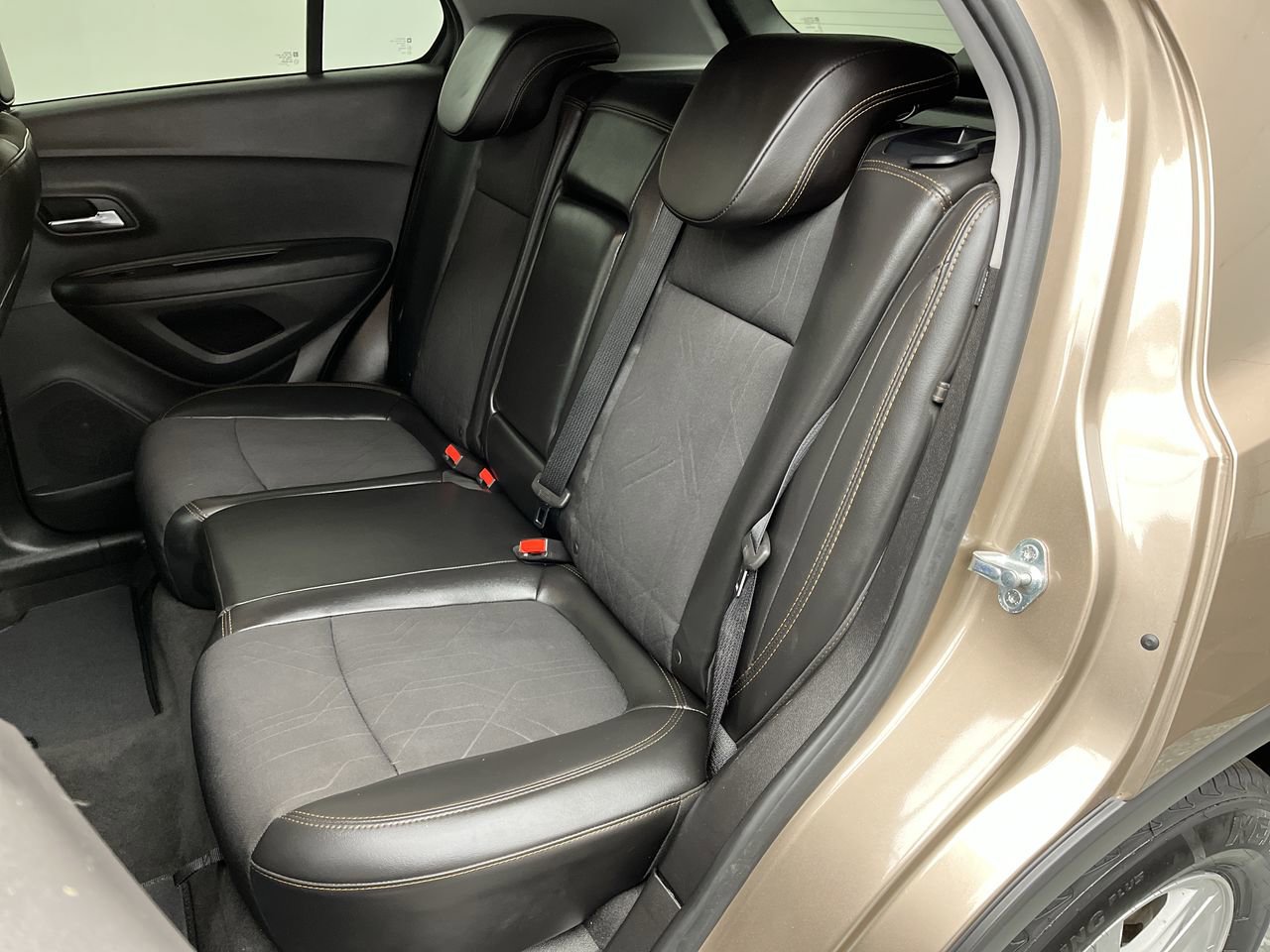 Used 2019 Chevrolet Trax LT w/ Sun & Sound Package AWD/4WD image 12