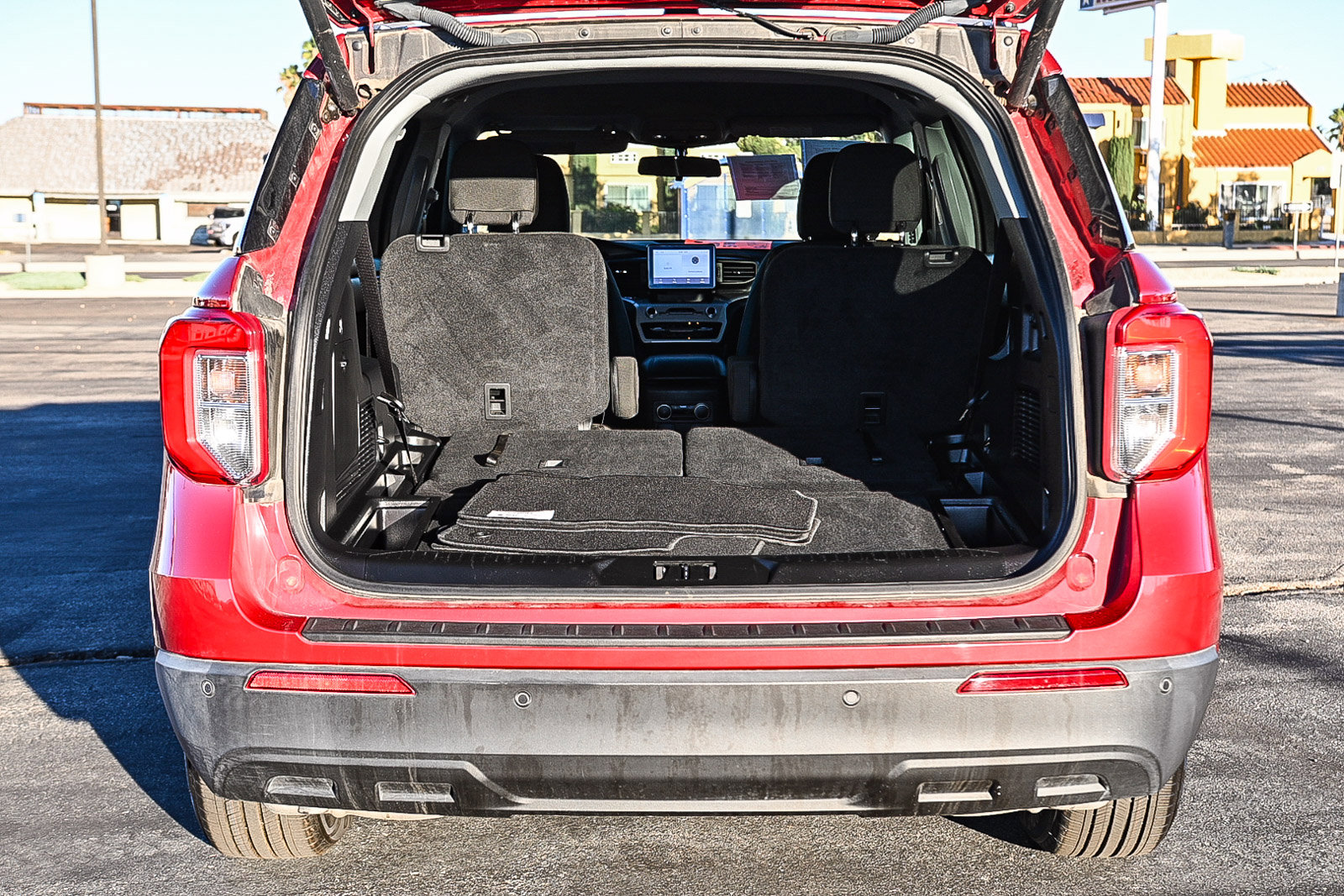 Used 2022 Ford Explorer XLT image 25