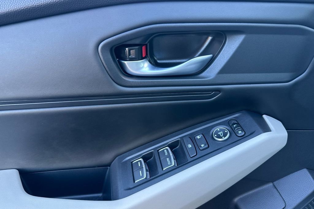 Used 2024 Honda Accord EX image 10