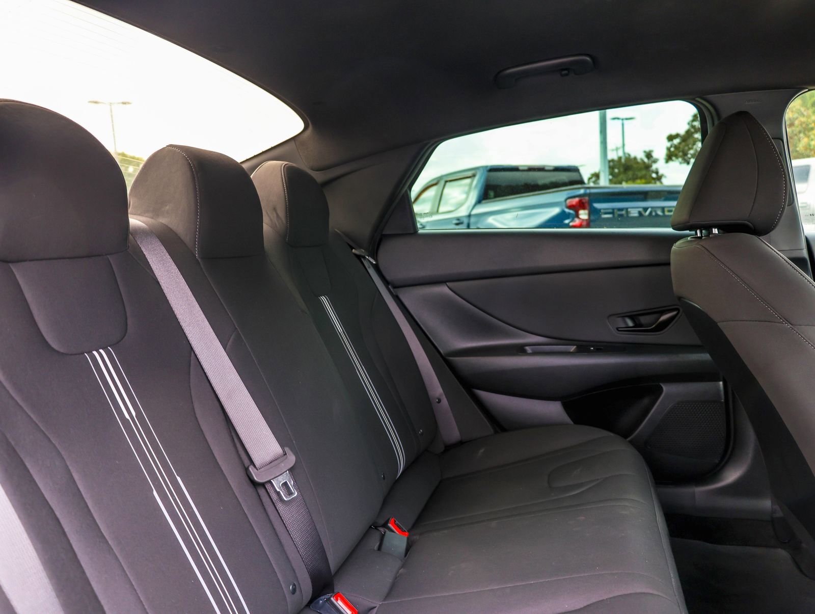 Used 2025 Hyundai Elantra SEL FWD image 6