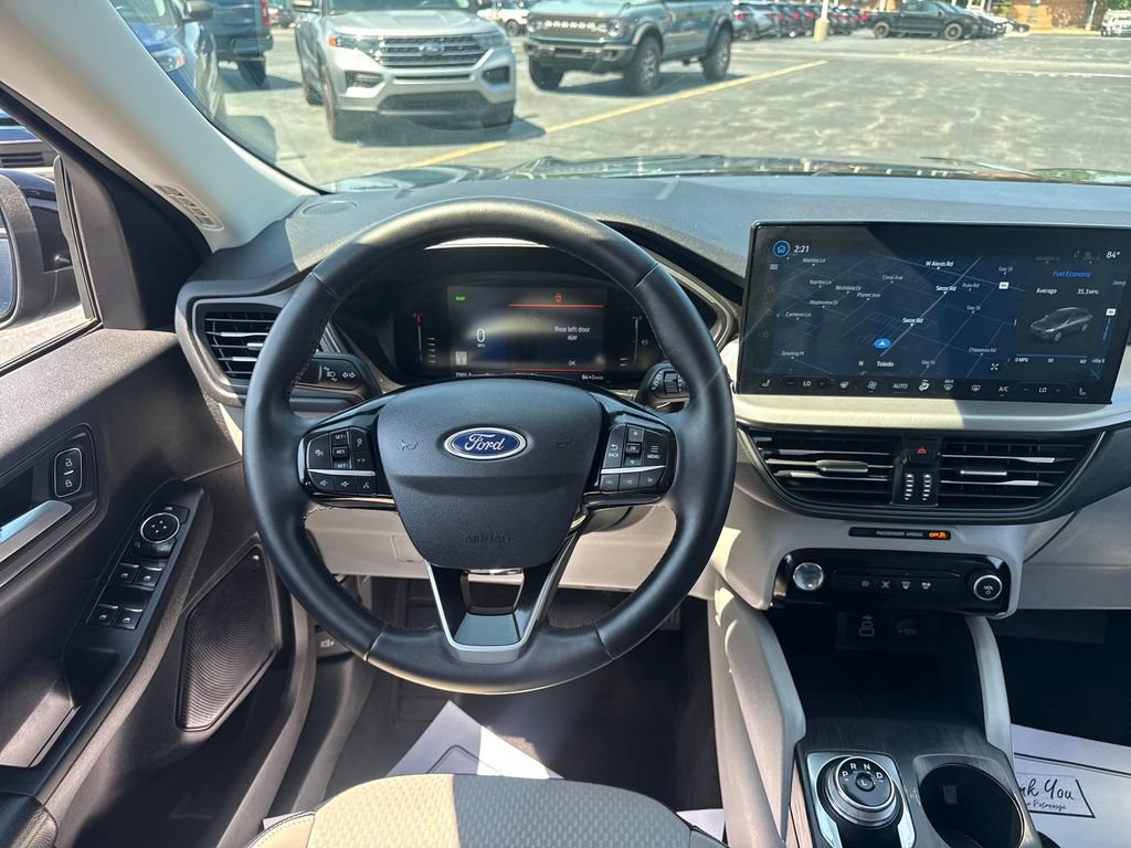 Used 2024 Ford Escape SE FWD image 32