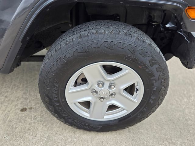Used 2021 Jeep Gladiator Sport AWD/4WD image 14