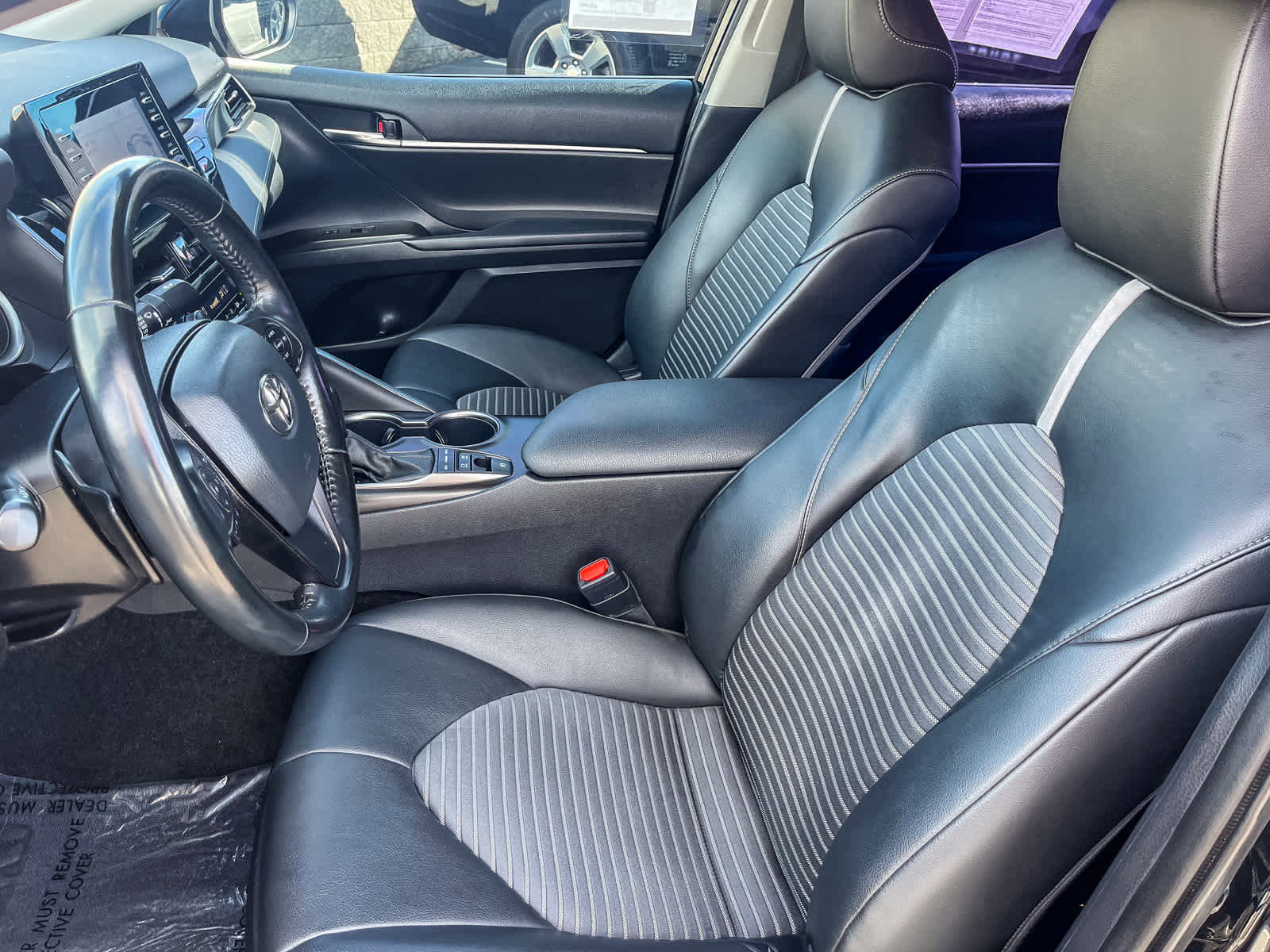 Used 2022 Toyota Camry SE image 16