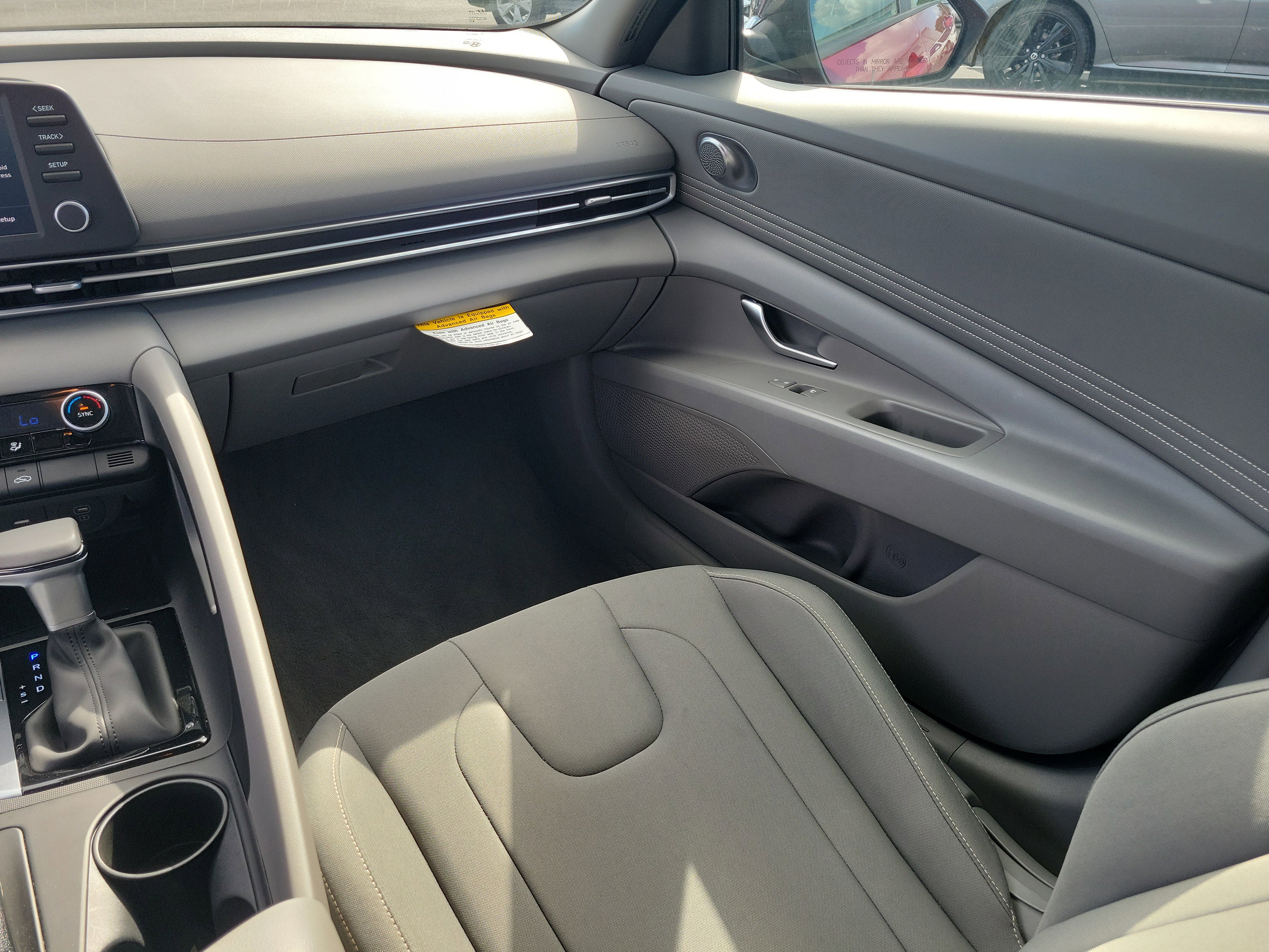 Used 2025 Hyundai Elantra Sport image 18