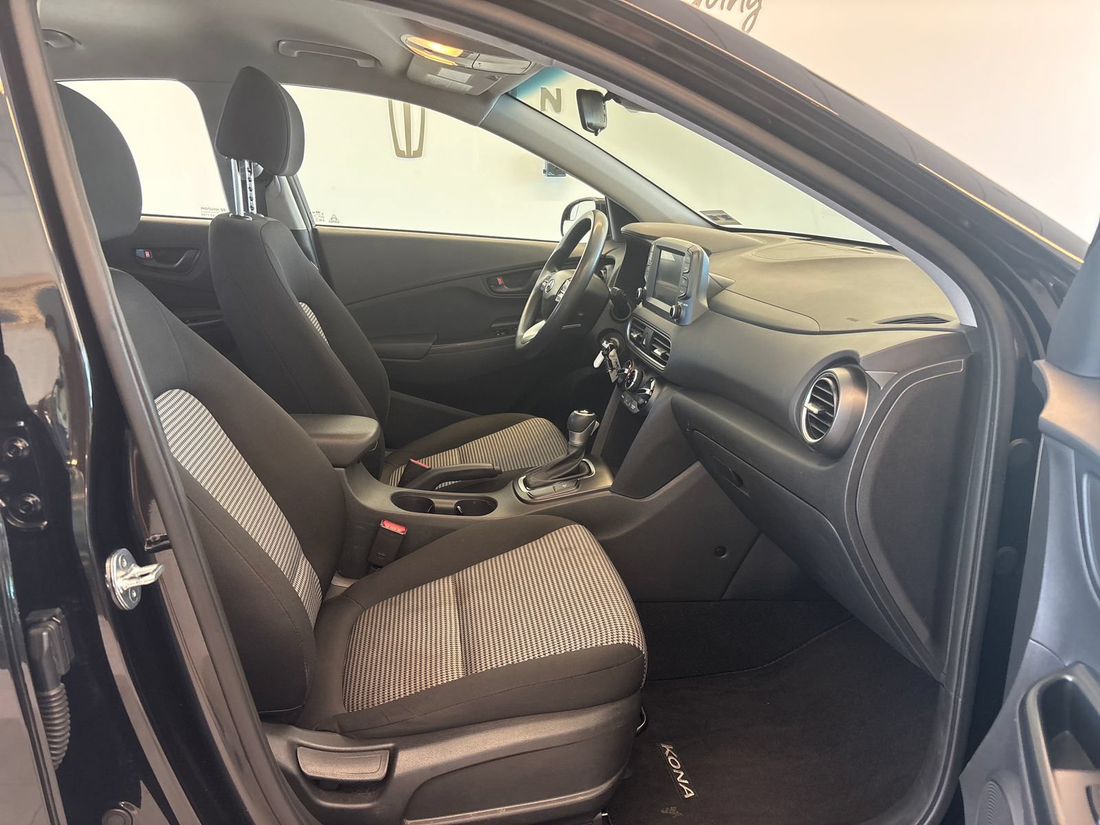 Used 2020 Hyundai Kona SE FWD image 6