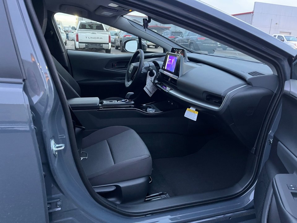 New 2026 Toyota Prius LE image 25