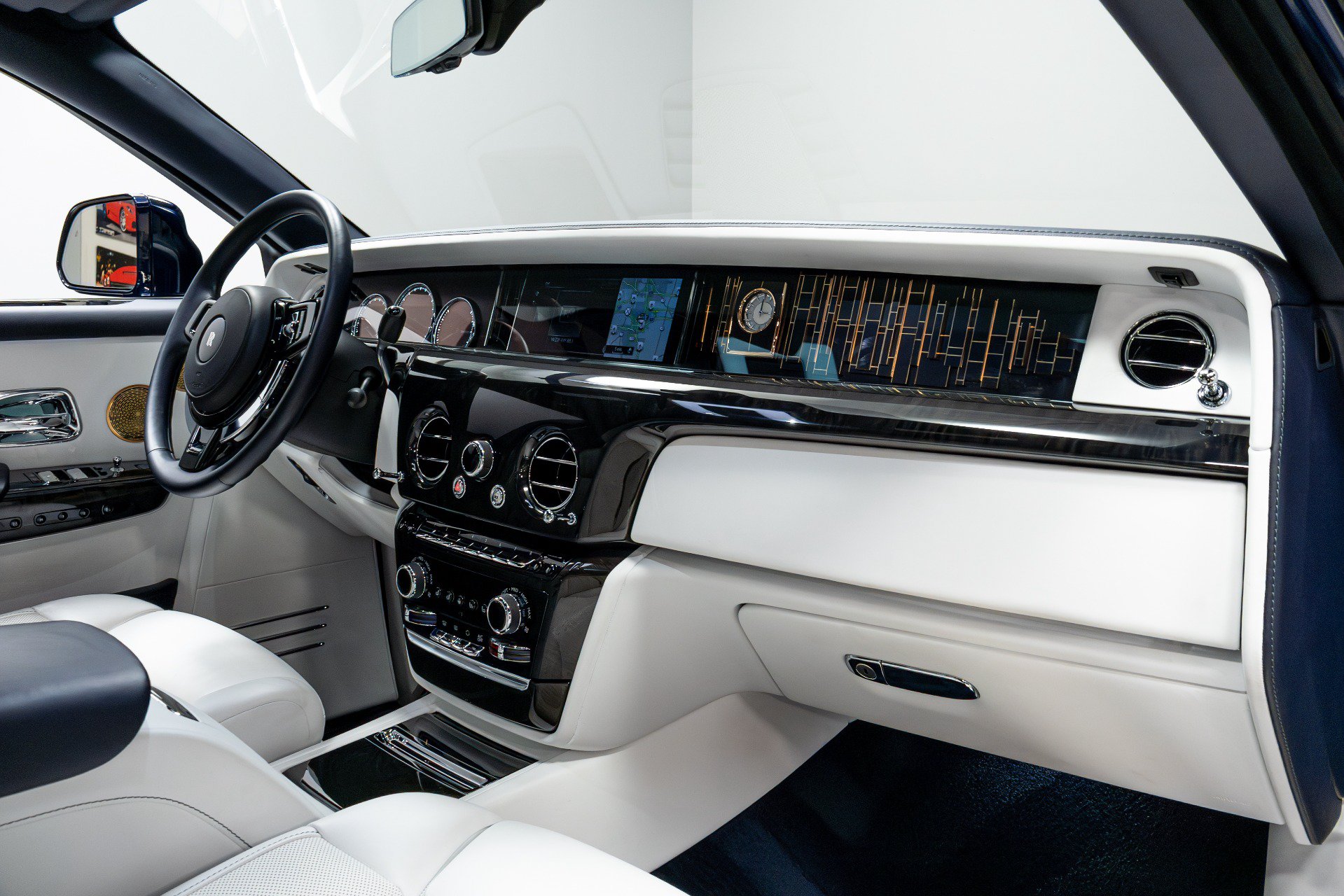 Used 2021 Rolls-Royce Phantom Sedan RWD image 30