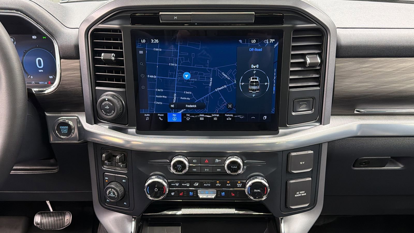 Used 2025 Ford F150 Lariat w/ Tow/Haul Package image 20