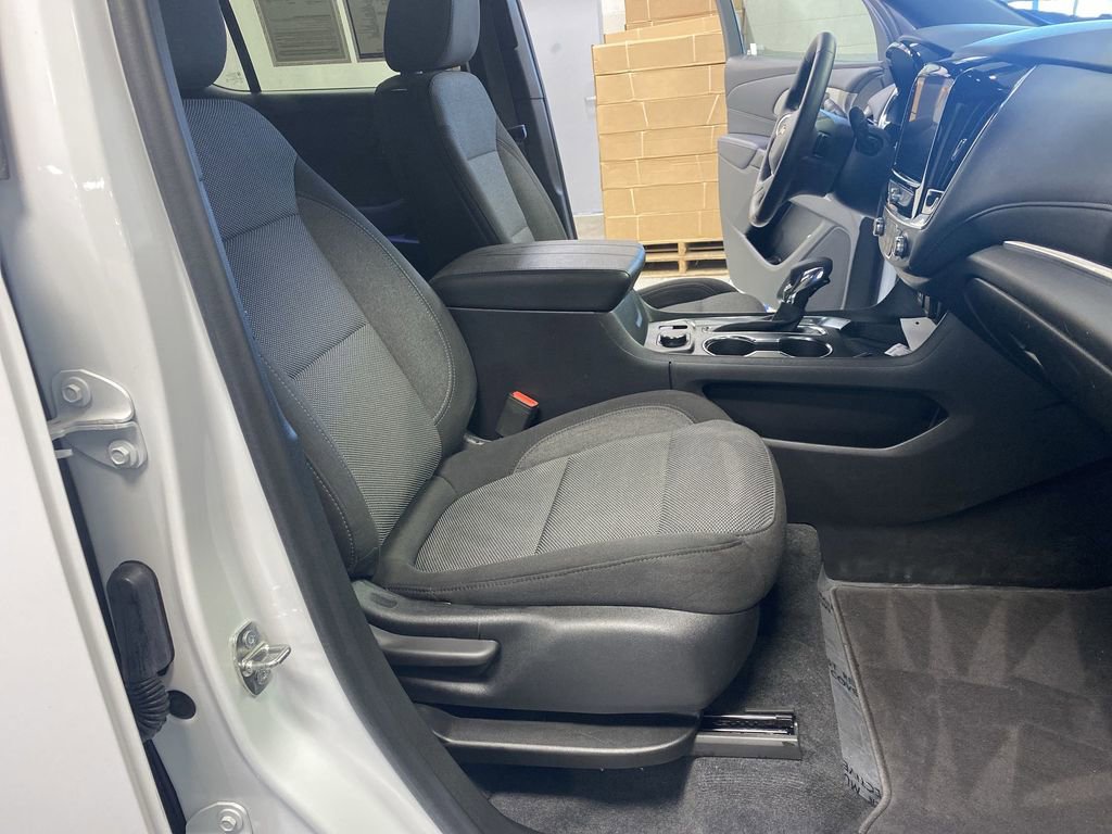 Certified 2023 Chevrolet Traverse LT FWD image 37