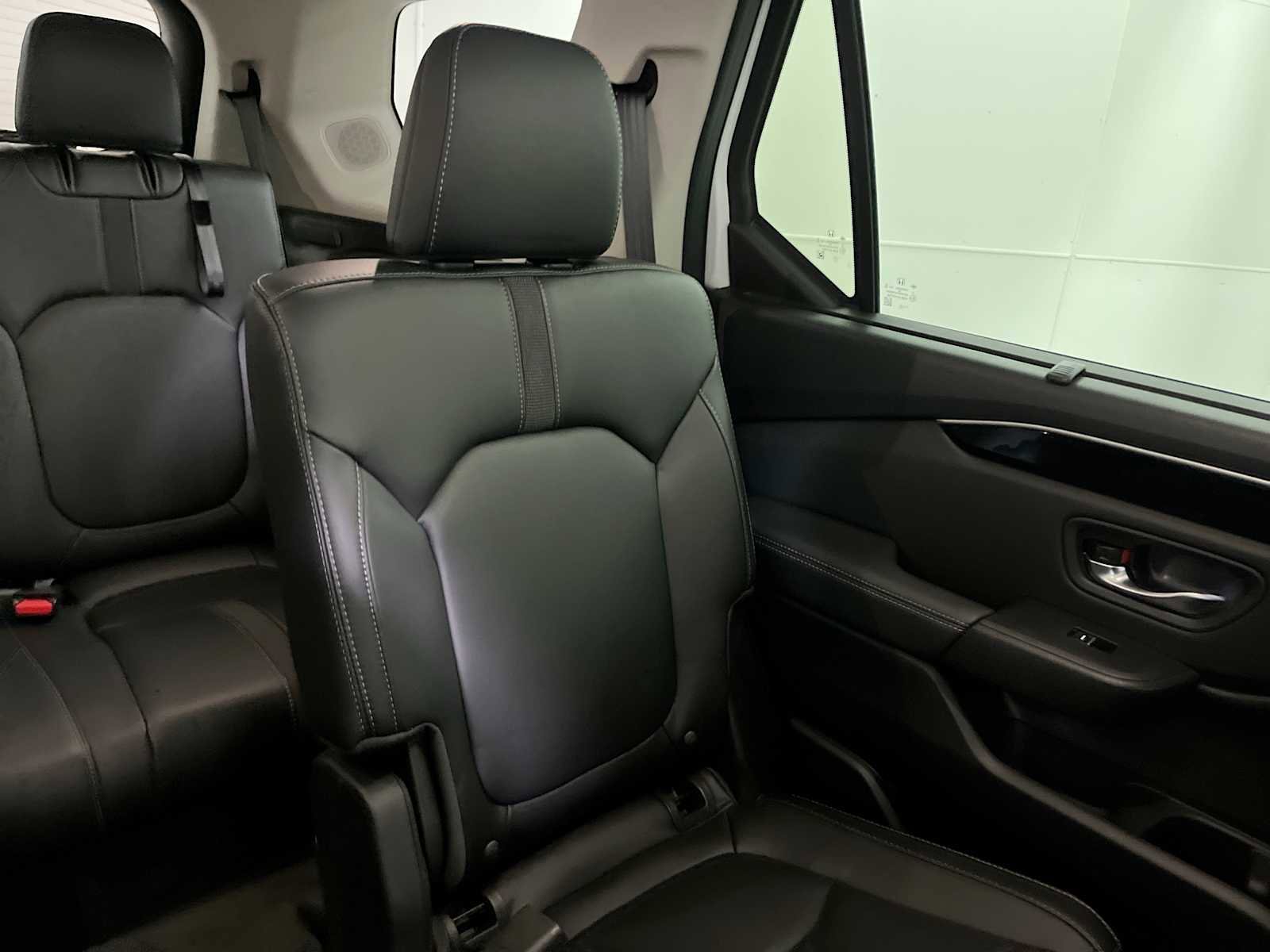 Used 2023 Honda Pilot Touring image 14