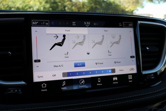 New 2026 Chrysler Pacifica Select image 18