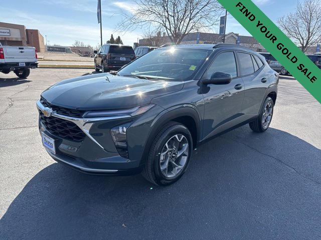 Used 2025 Chevrolet Trax LT image 3