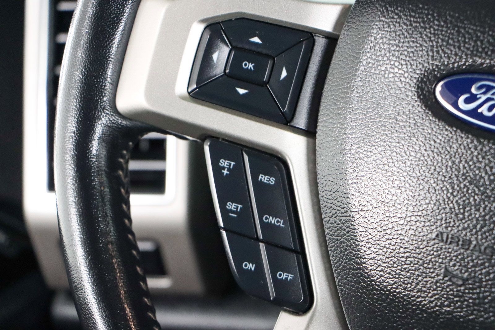 Used 2022 Ford F250 Lariat w/ Lariat Ultimate Package image 14