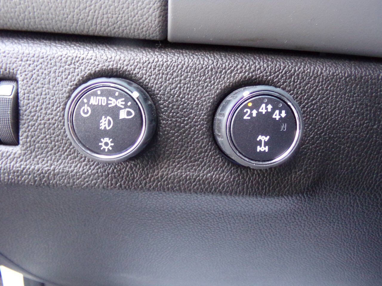 Used 2020 Chevrolet Colorado W/T w/ Custom Special Edition image 22