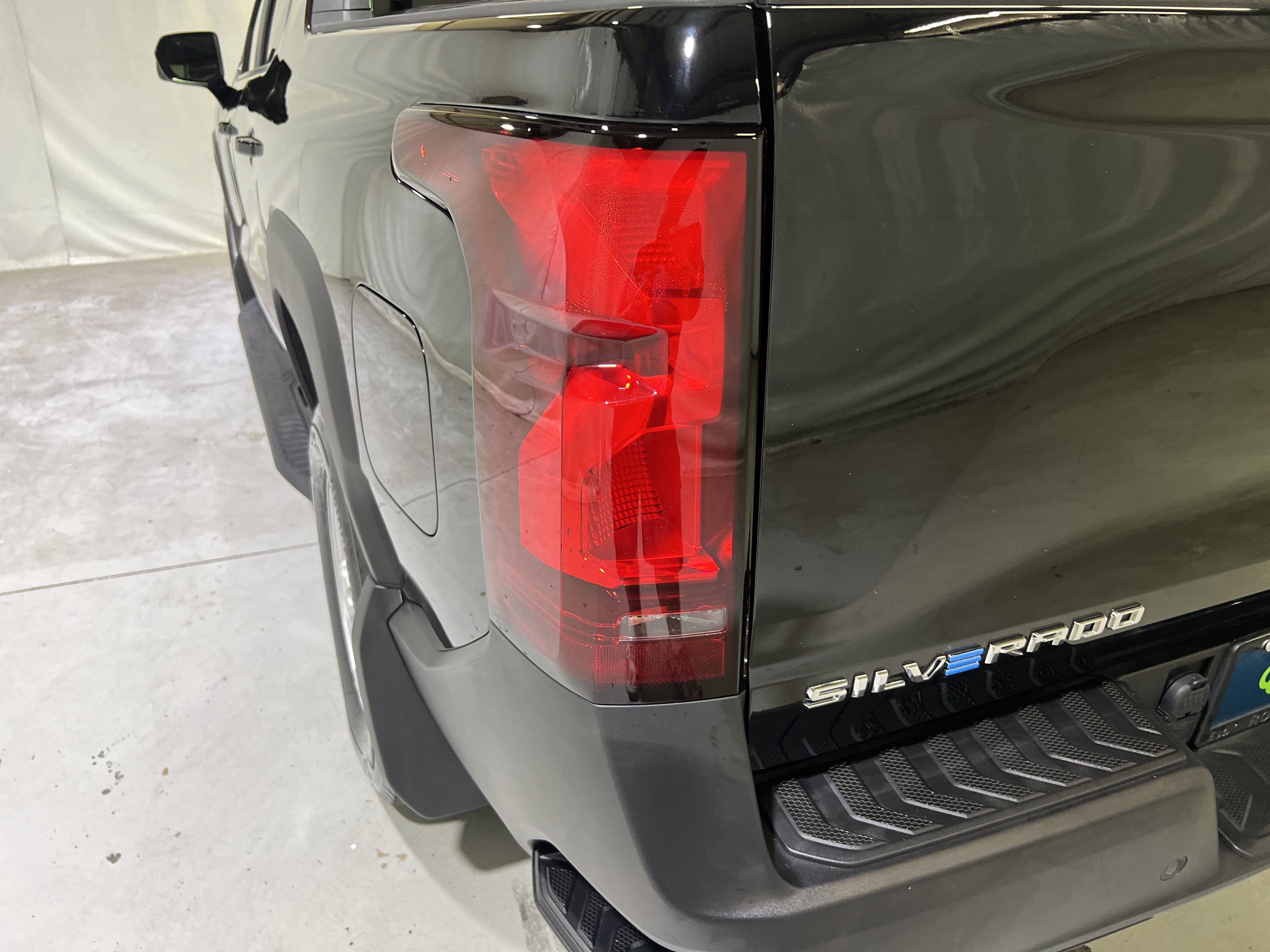 Used 2025 Chevrolet Silverado EV W/T AWD/4WD image 10