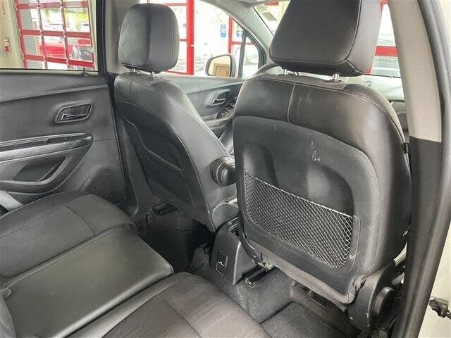 Used 2022 Chevrolet Trax LT w/ Driver Confidence Package AWD/4WD image 26